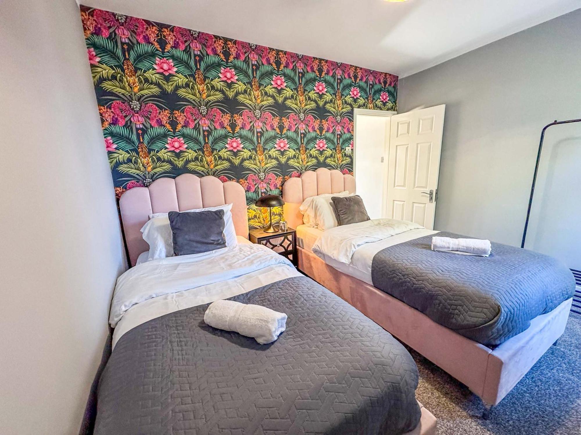 Modern House In Central Oxford Parking-Limited Экстерьер фото
